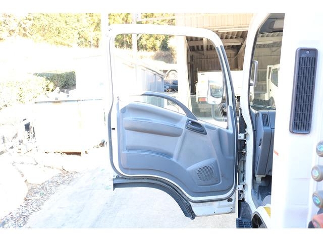 いすゞエルフクレーン3段小型（2t・3t）[写真37]