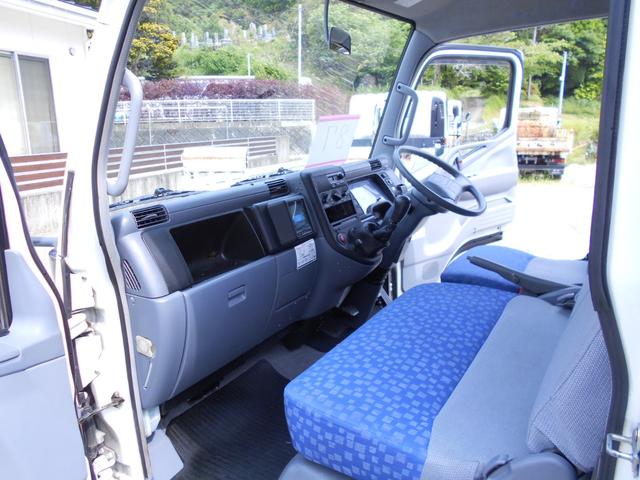 三菱ふそうキャンターアルミバン小型（2t・3t）[写真36]