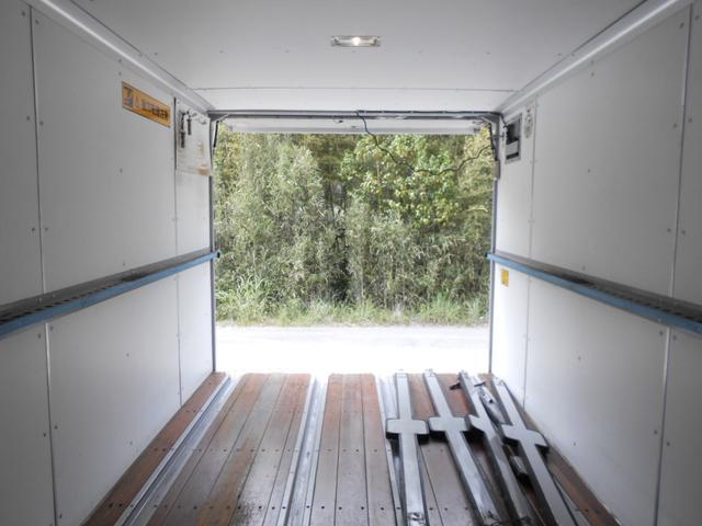 三菱ふそうキャンターアルミバン小型（2t・3t）[写真06]