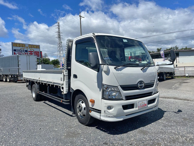 日野デュトロ平ボディ小型（2t・3t）[写真03]