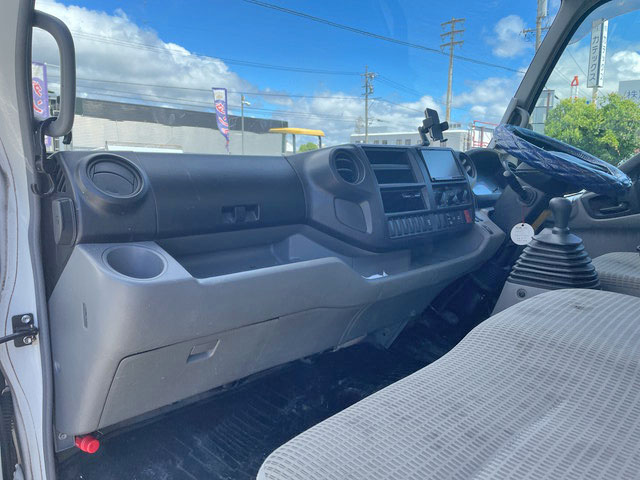 日野デュトロ平ボディ小型（2t・3t）[写真30]