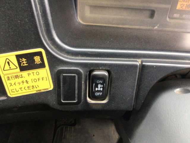 三菱ふそうスーパーグレートダンプ大型（10t）[写真26]