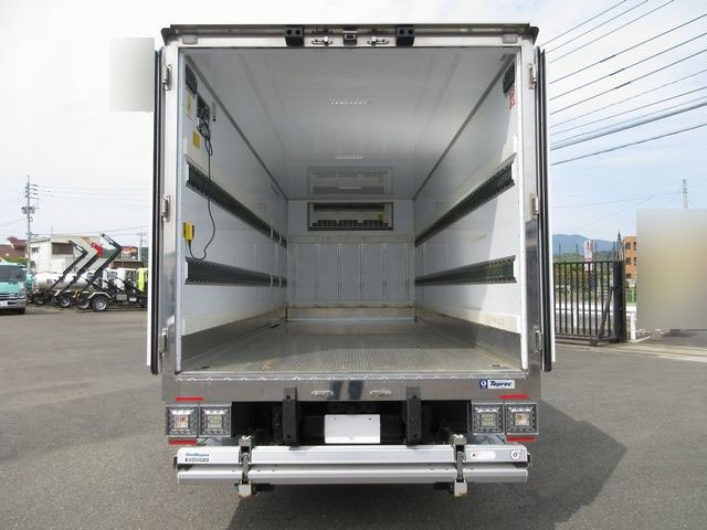 いすゞエルフ冷凍車（冷蔵車）小型（2t・3t）[写真12]