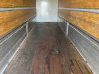 UDトラックスクオンアルミウイング大型（10t）[写真12]