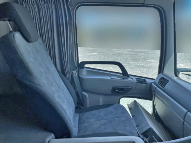 UDトラックスクオンアルミウイング大型（10t）[写真22]