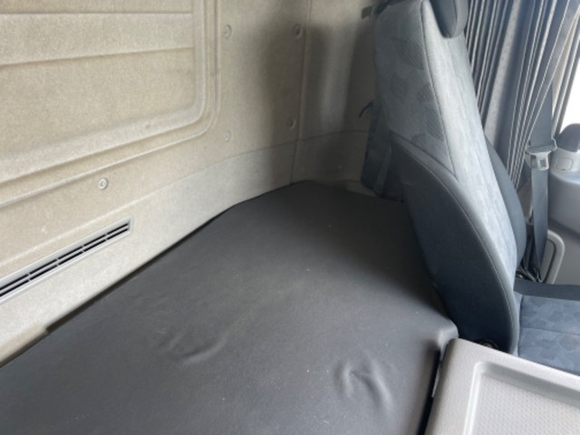 UDトラックスクオンアルミウイング大型（10t）[写真23]