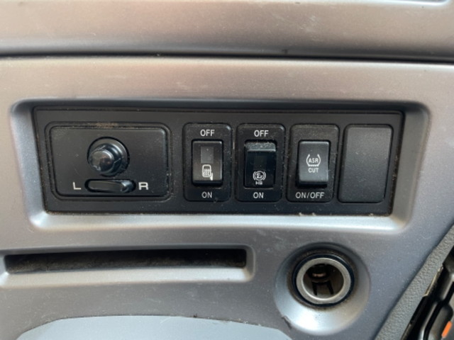 UDトラックスクオンアルミウイング大型（10t）[写真28]