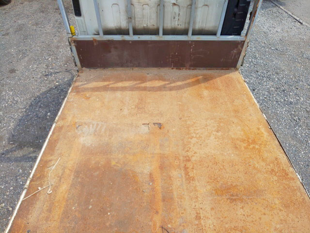 いすゞエルフアルミブロック小型（2t・3t）[写真10]