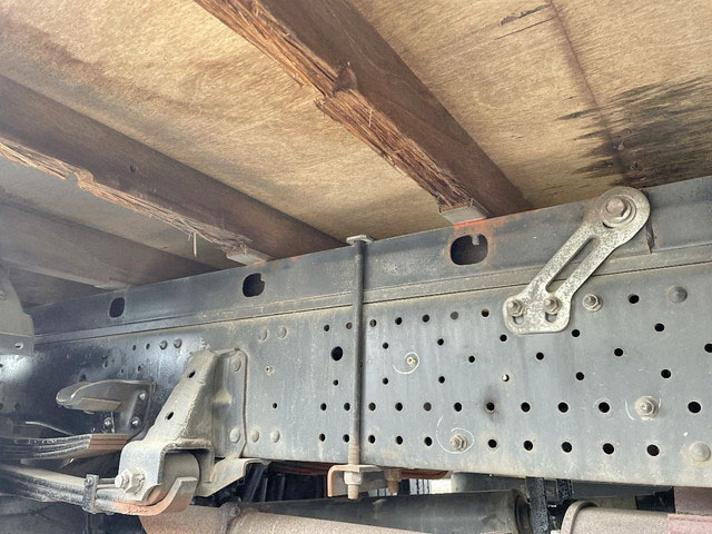 いすゞエルフアルミブロック小型（2t・3t）[写真24]