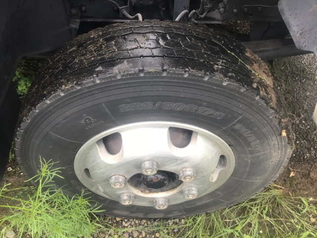 日野レンジャー冷蔵冷凍ウイング中型（4t）[写真16]