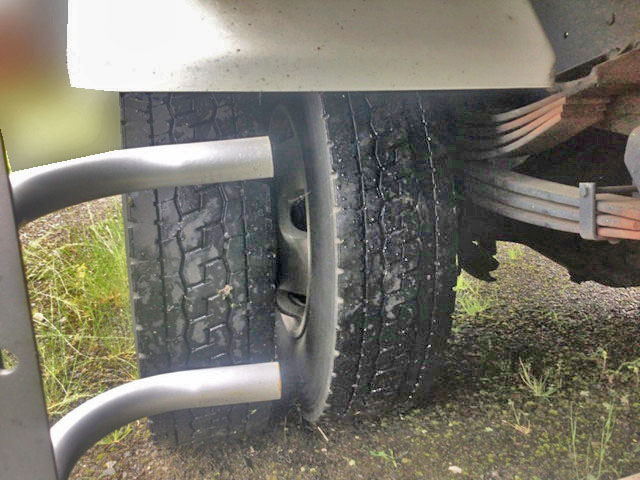 日野レンジャー冷蔵冷凍ウイング中型（4t）[写真18]