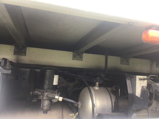 日野レンジャー冷蔵冷凍ウイング中型（4t）[写真21]