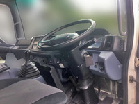 日野レンジャー冷蔵冷凍ウイング中型（4t）[写真29]