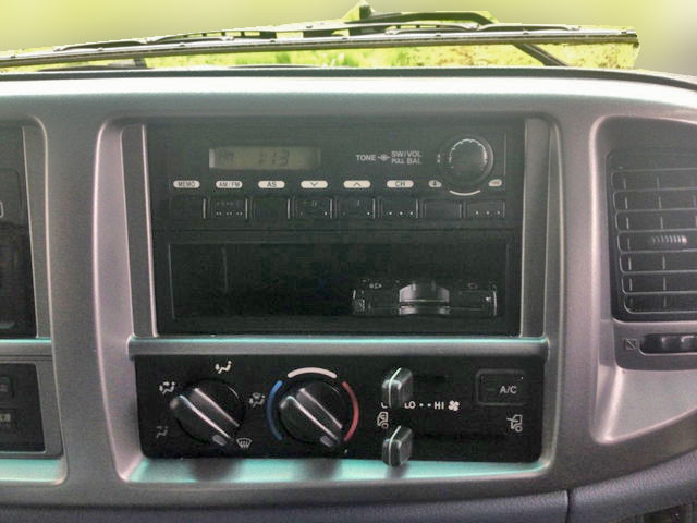 日野レンジャー冷蔵冷凍ウイング中型（4t）[写真32]