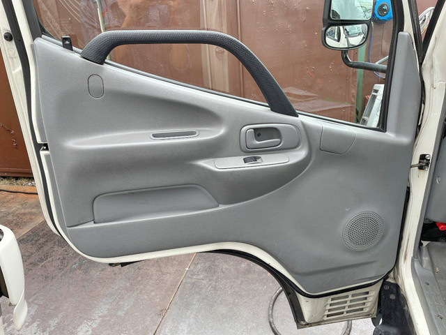 トヨタダイナアルミバン小型（2t・3t）[写真28]