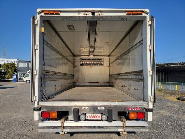 日野レンジャー冷蔵冷凍ウイング中型（4t）[写真10]