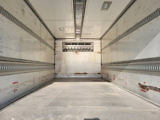 日野レンジャー冷蔵冷凍ウイング中型（4t）[写真12]