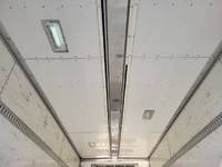 日野レンジャー冷蔵冷凍ウイング中型（4t）[写真16]