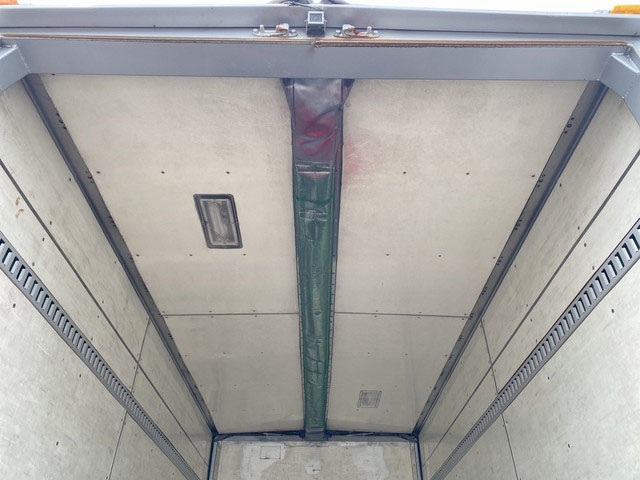 いすゞエルフアルミウイング小型（2t・3t）[写真10]