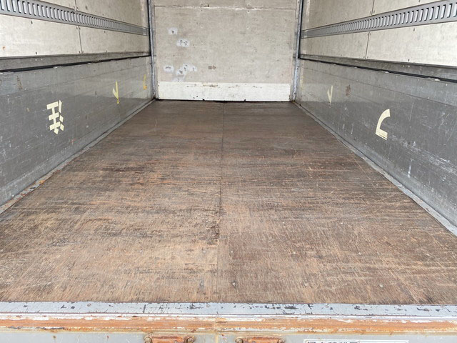 いすゞエルフアルミウイング小型（2t・3t）[写真13]