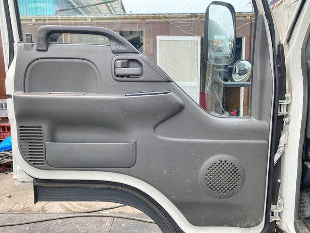 いすゞエルフアルミウイング小型（2t・3t）[写真26]