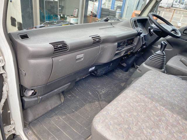 いすゞエルフアルミウイング小型（2t・3t）[写真28]