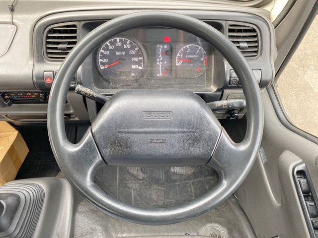 いすゞエルフアルミウイング小型（2t・3t）[写真33]