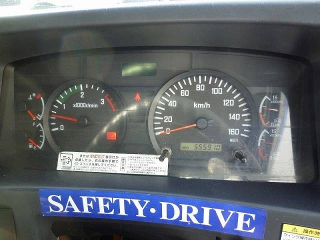 いすゞフォワードアルミウイング中型（4t）[写真15]