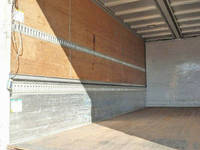 いすゞフォワードアルミウイング中型（4t）[写真09]