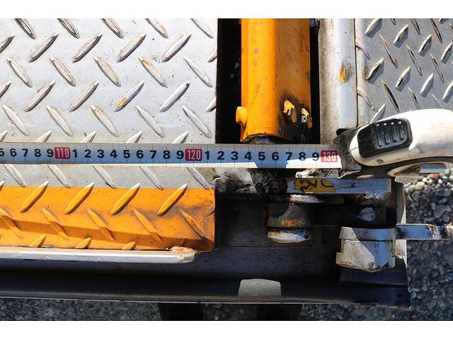 三菱ふそうキャンターアルミバン小型（2t・3t）[写真11]