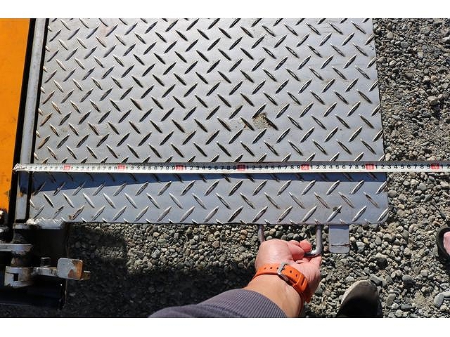 三菱ふそうキャンターアルミバン小型（2t・3t）[写真13]