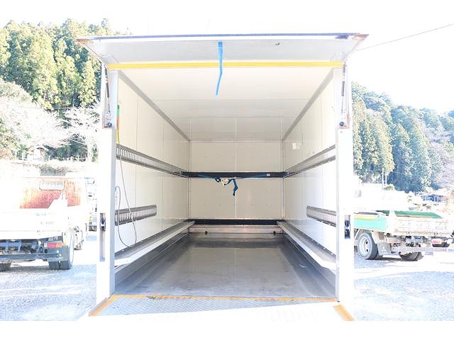 三菱ふそうキャンターアルミバン小型（2t・3t）[写真15]