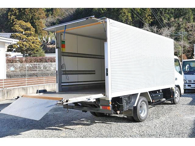 三菱ふそうキャンターアルミバン小型（2t・3t）[写真02]