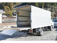 三菱ふそうキャンターアルミバン小型（2t・3t）[写真02]