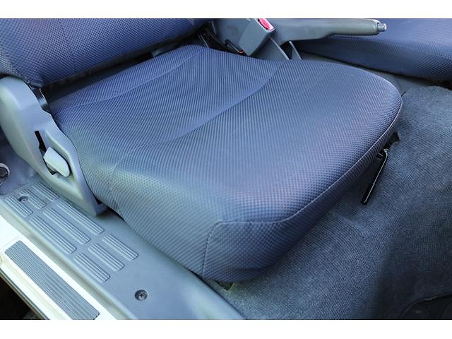 三菱ふそうキャンターアルミバン小型（2t・3t）[写真33]