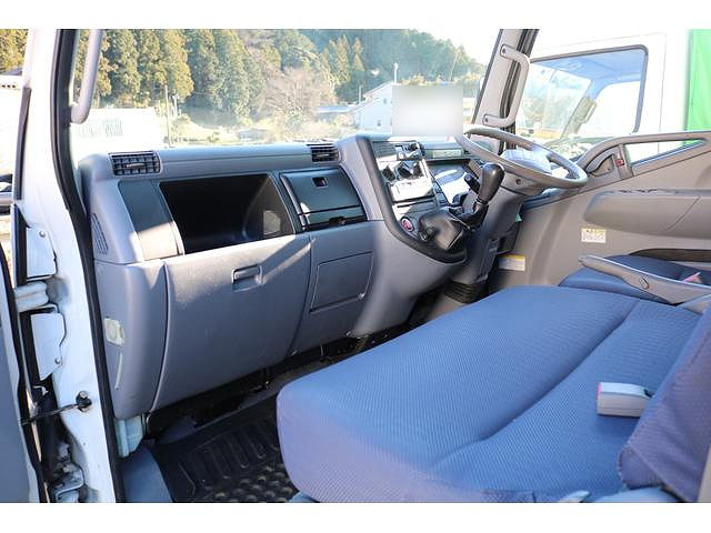 三菱ふそうキャンターアルミバン小型（2t・3t）[写真35]