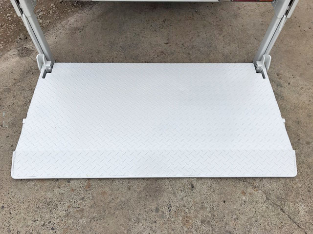 いすゞエルフ平ボディ小型（2t・3t）[写真14]