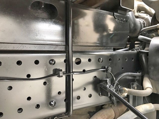 いすゞエルフ平ボディ小型（2t・3t）[写真21]