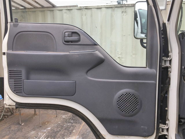 いすゞエルフ平ボディ小型（2t・3t）[写真28]