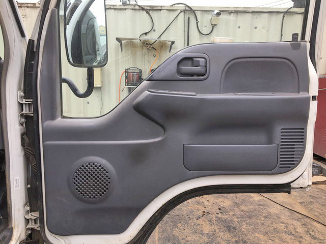 いすゞエルフ平ボディ小型（2t・3t）[写真29]