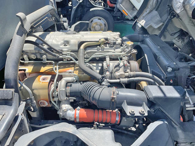 三菱ふそうキャンターカーテン車小型（2t・3t）[写真25]