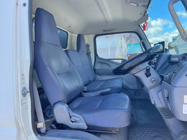 三菱ふそうキャンターカーテン車小型（2t・3t）[写真33]