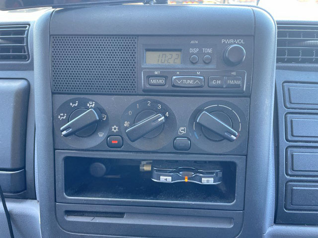 三菱ふそうキャンターカーテン車小型（2t・3t）[写真37]