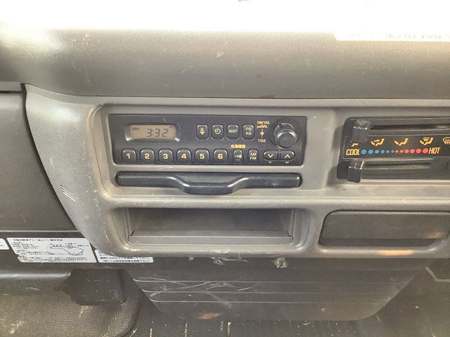 いすゞエルフクレーン3段小型（2t・3t）[写真36]