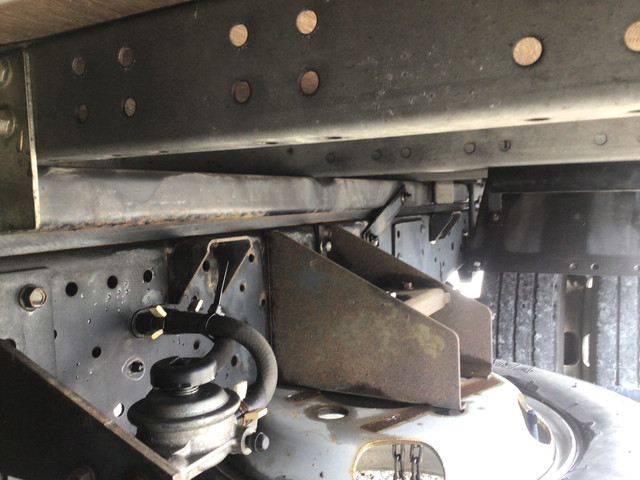 いすゞエルフアルミバン小型（2t・3t）[写真16]