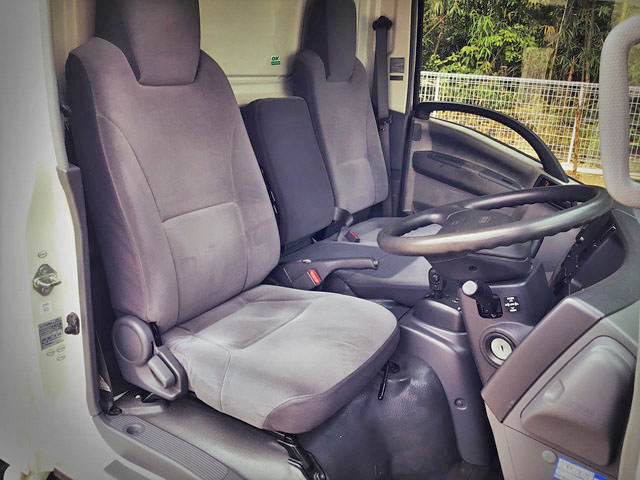 いすゞエルフアルミバン小型（2t・3t）[写真24]