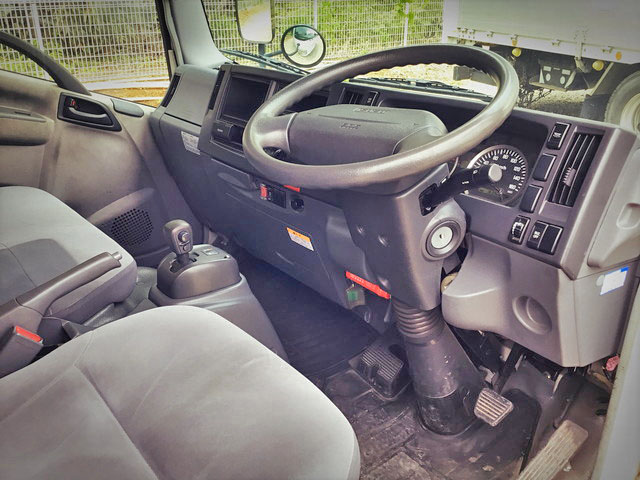 いすゞエルフアルミバン小型（2t・3t）[写真26]