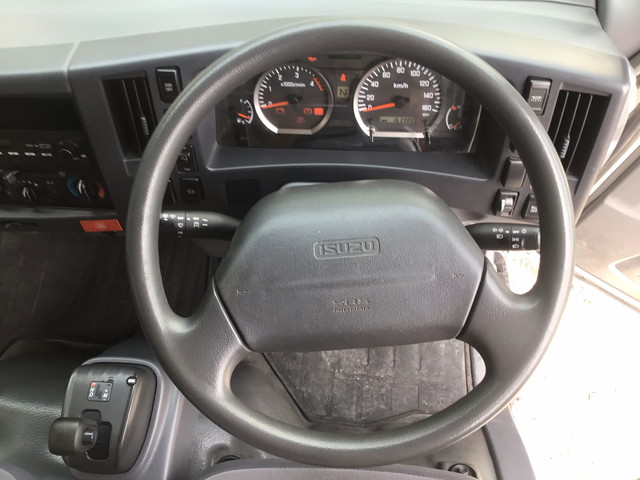 いすゞエルフアルミバン小型（2t・3t）[写真28]