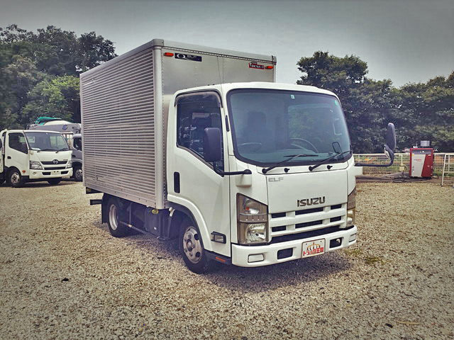 いすゞエルフアルミバン小型（2t・3t）[写真03]