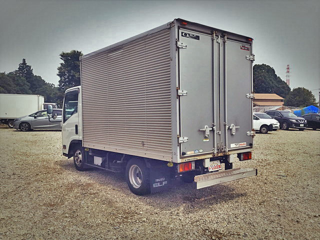 いすゞエルフアルミバン小型（2t・3t）[写真04]